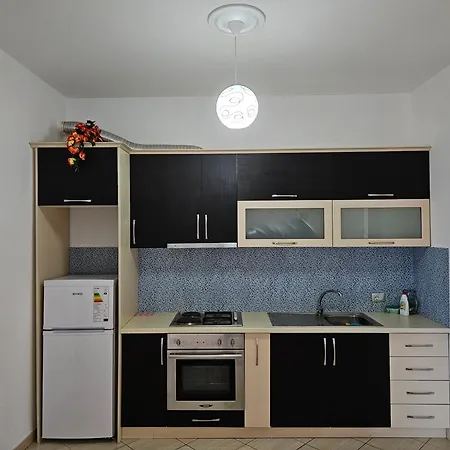 Lorenc 아파트 Vlorë
